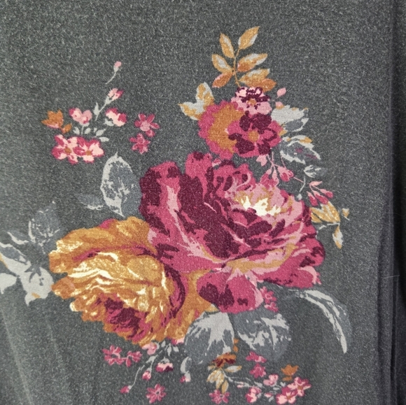 Maurices Plus Size Floral Crew Neck Tee XL - Picture 3 of 7